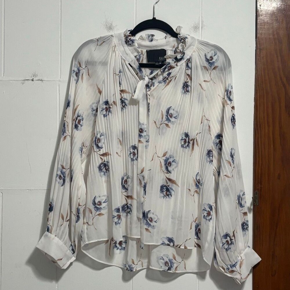 Kaii floral pleated tie neck blouse size large